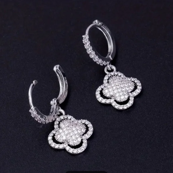 925 Sterling Silver Clover Dangle Earrings - Picture 5 of 6